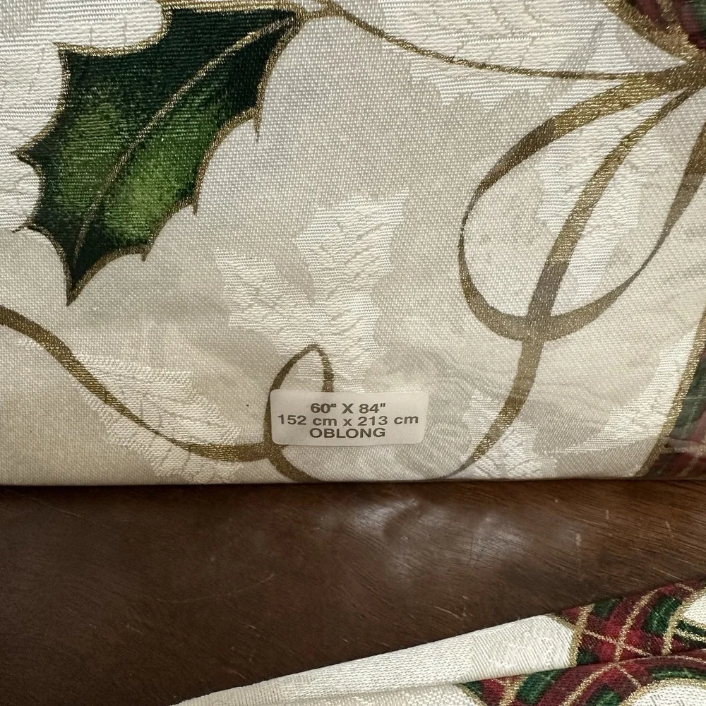 Lenox Holiday Nouveau Tartan Tablecloth 60 X 84 & 4- Napkins NEW